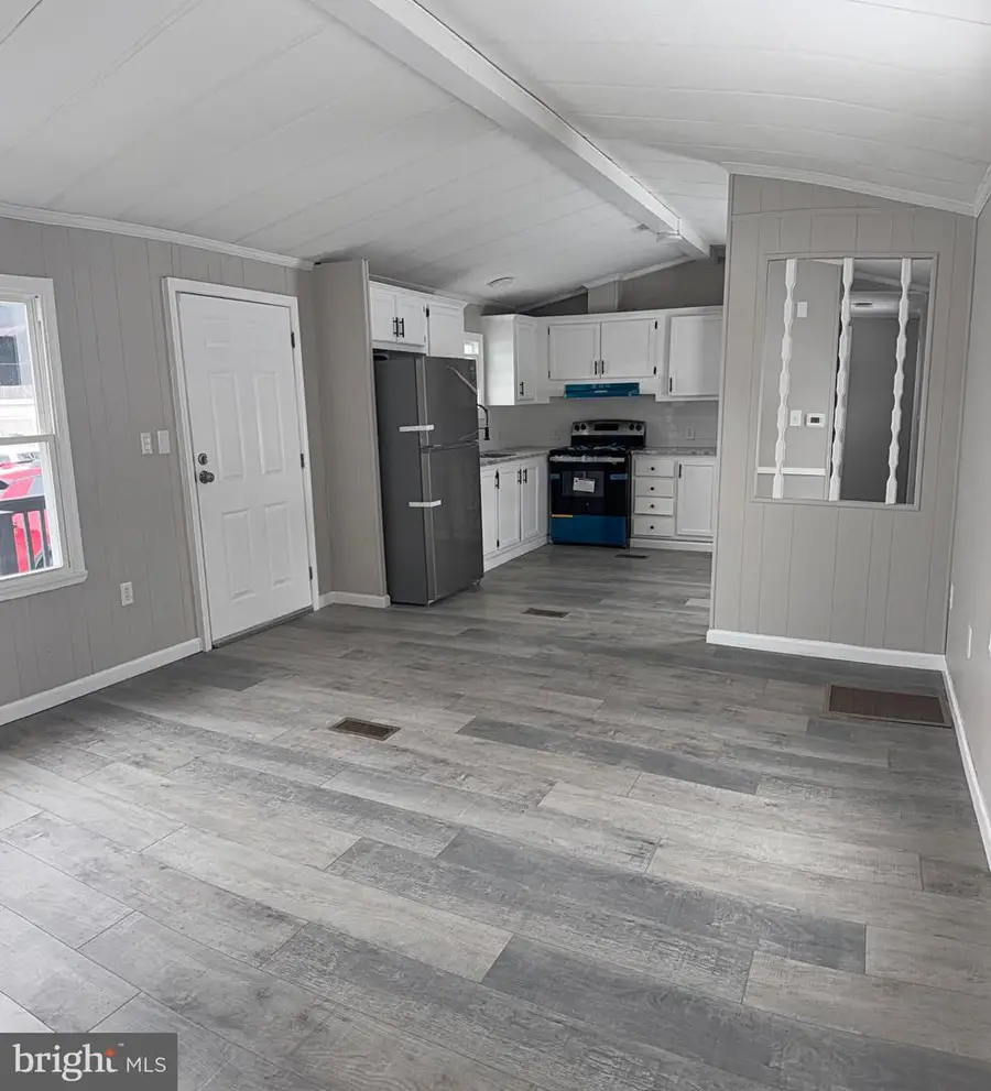 867 Aspen Ave, Spring City, PA 19475 - #3