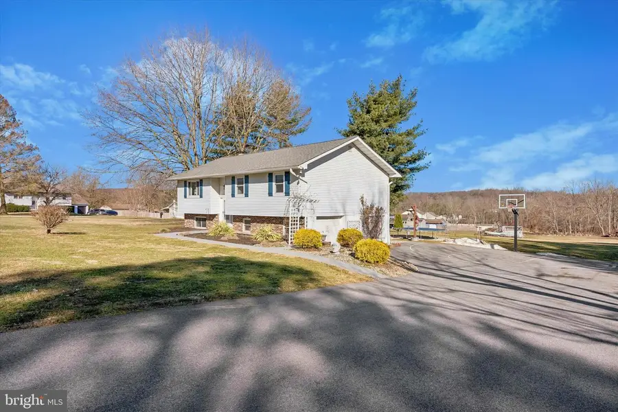 210 Valley Green Dr, Coatesville, PA 19320 - #2