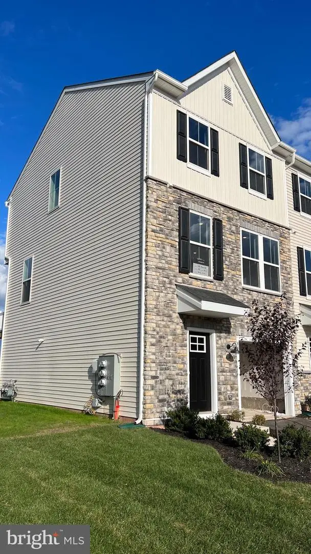 839 Pecan Rd, Spring City, PA 19475 - #2