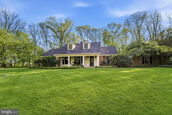 1 Oak Tree Ln, MALVERN, PA 19355