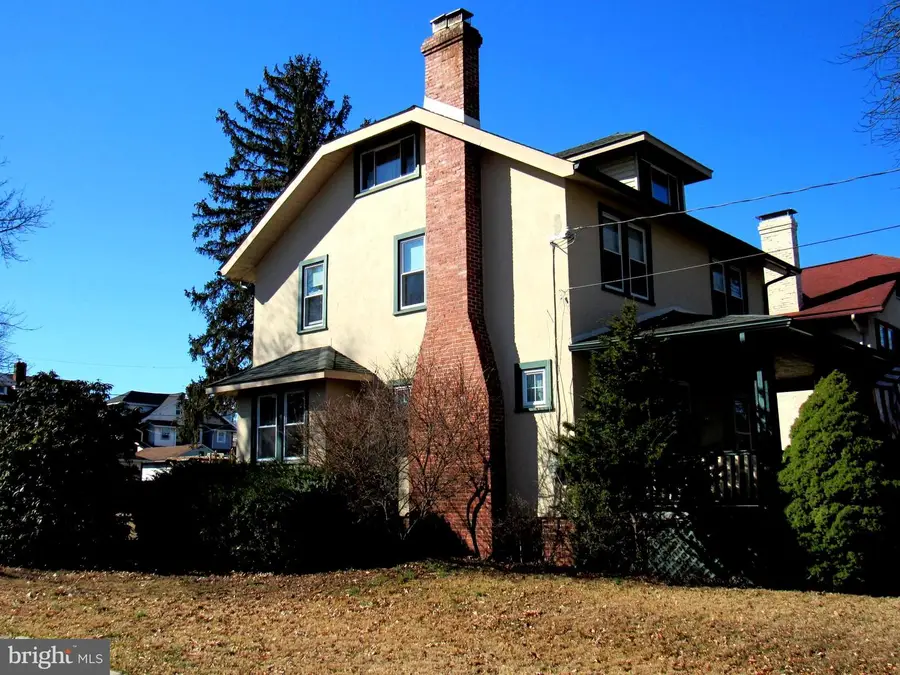 136 4th Ave, Phoenixville, PA 19460 - #3