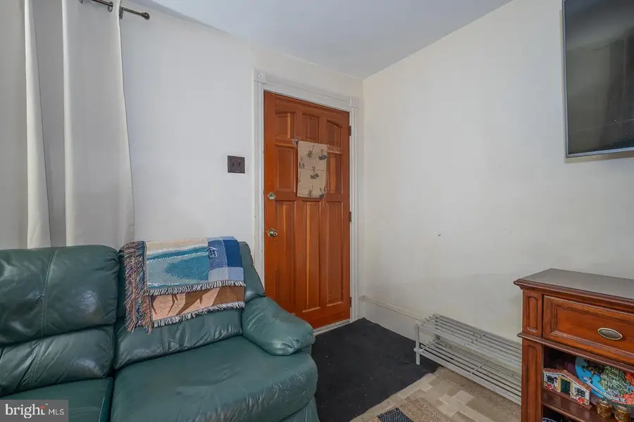 40 Grove Ave, Devon, PA 19333 - #3