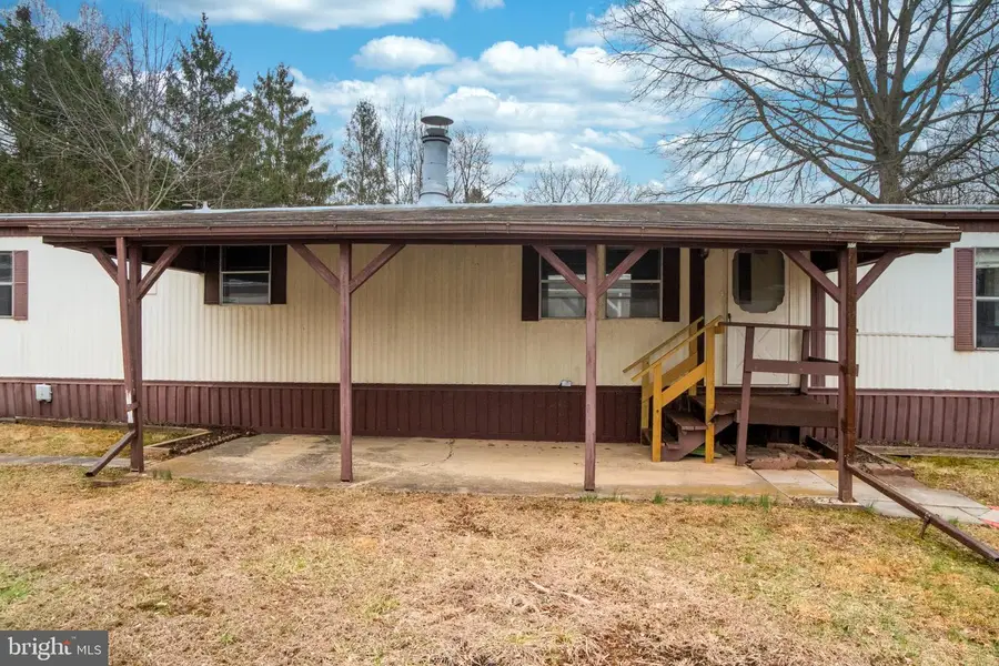 9 Oak Dr, Spring City, PA 19475 - #2