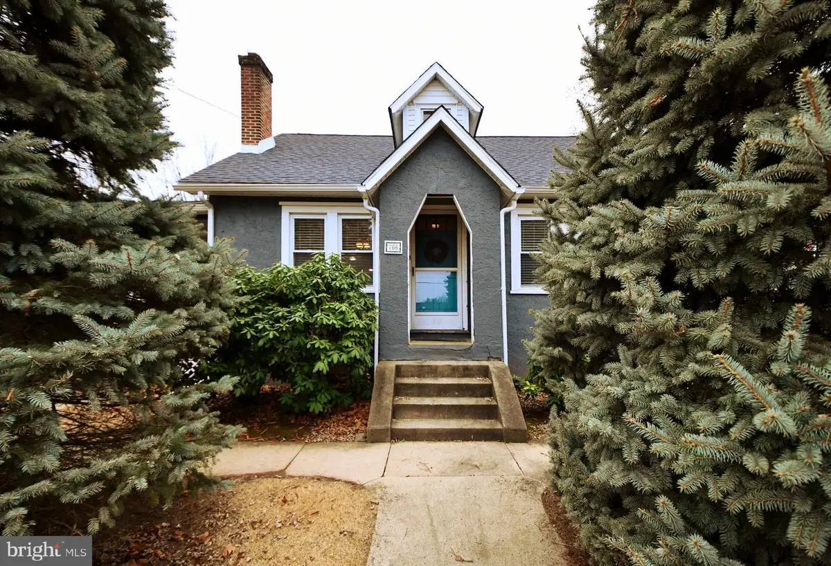 766 Starr St, Phoenixville, PA 19460 - #1