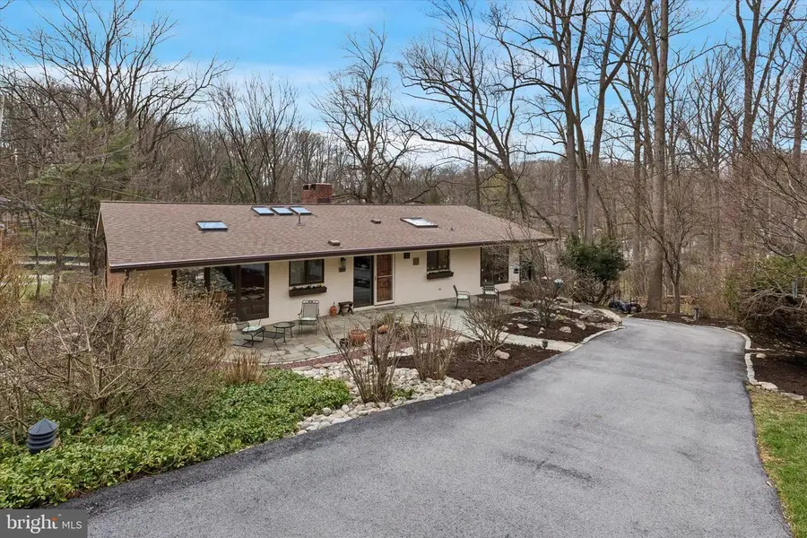 610 Arlyn Cir, Wayne, PA 19087 - #3