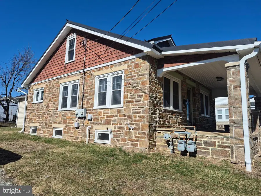 552 Lincoln St, Oxford, PA 19363 - #3