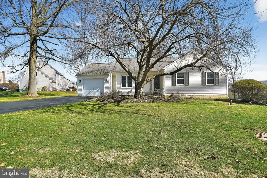 604 Lorient Dr, West Chester, PA 19382 - #2