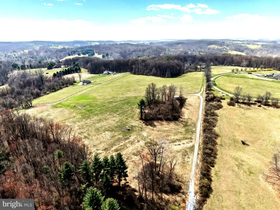 928 Stargazers Rd, Coatesville, PA 19320 - #2