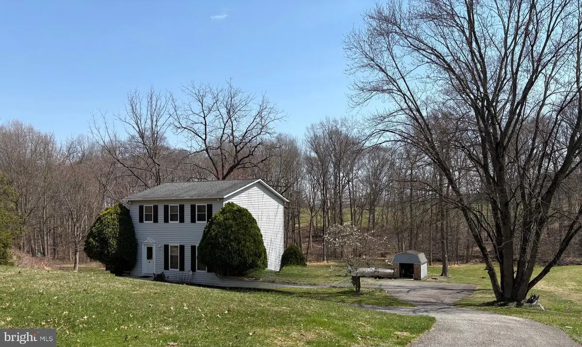 8 Briar Chase Rd, West Grove, PA 19390 - #1