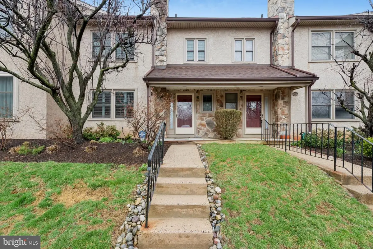 56 Woodstream Dr, Chesterbrook, PA 19087 - #1