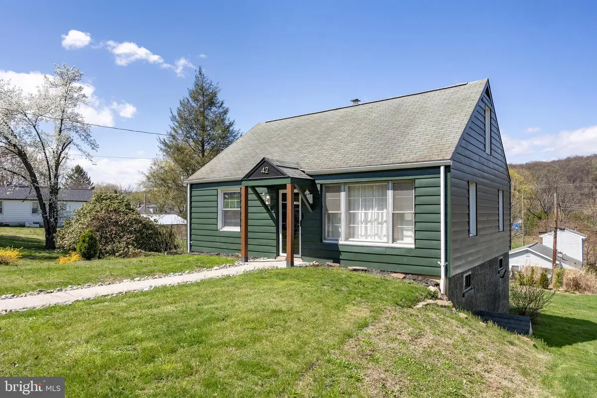 42 Spruce St, Coatesville, PA 19320 - #1