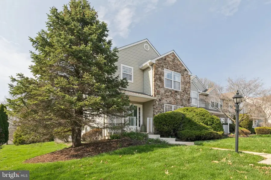 834 Amber Ln, West Chester, PA 19382 - #2