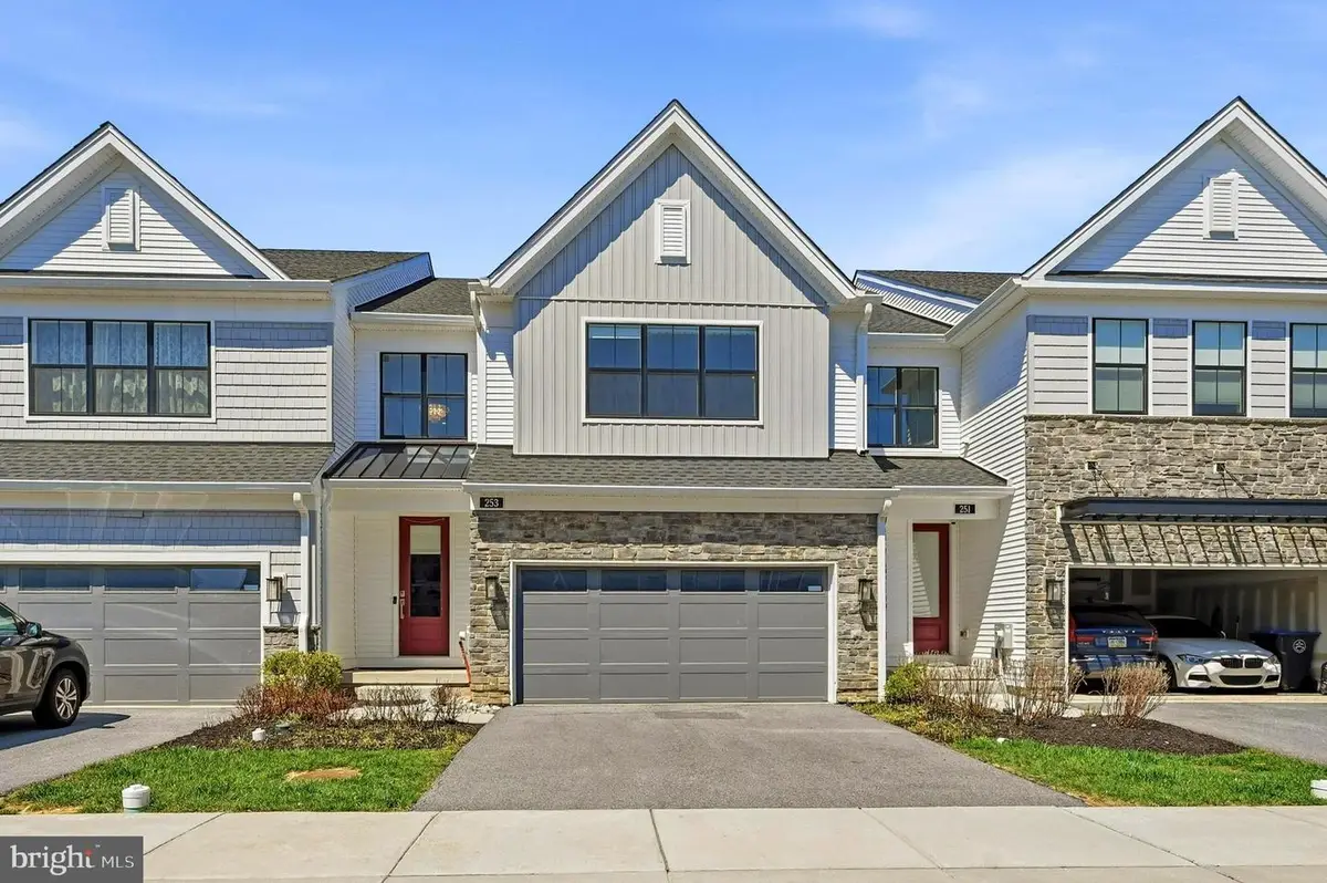 253 Iris Ln, Chester Springs, PA 19425 - #1