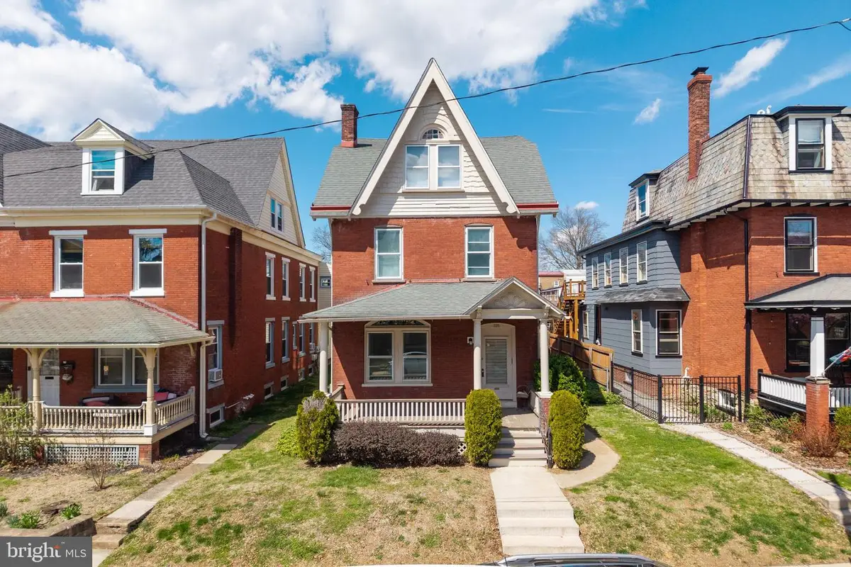 325 W Barnard St W, West Chester, PA 19382 - #1