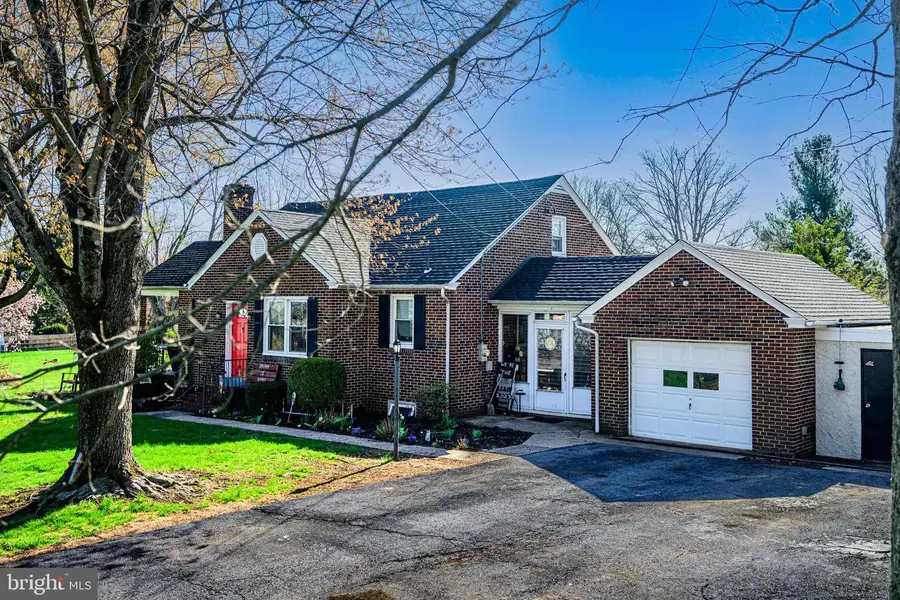 1050 S Keim St, Pottstown, PA 19465 - #3