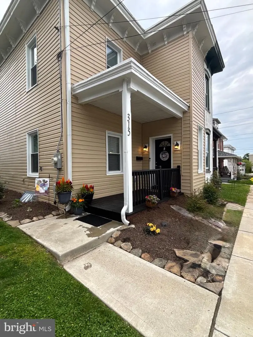 315 Chase St, Oxford, PA 19363 - #1