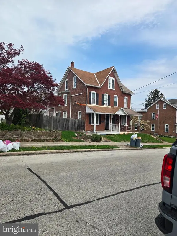 321 Walnut St, SPRING CITY, PA 19475