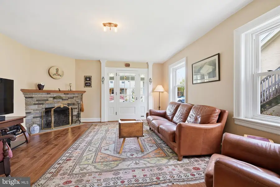 424 W Barnard St, West Chester, PA 19382 - #2