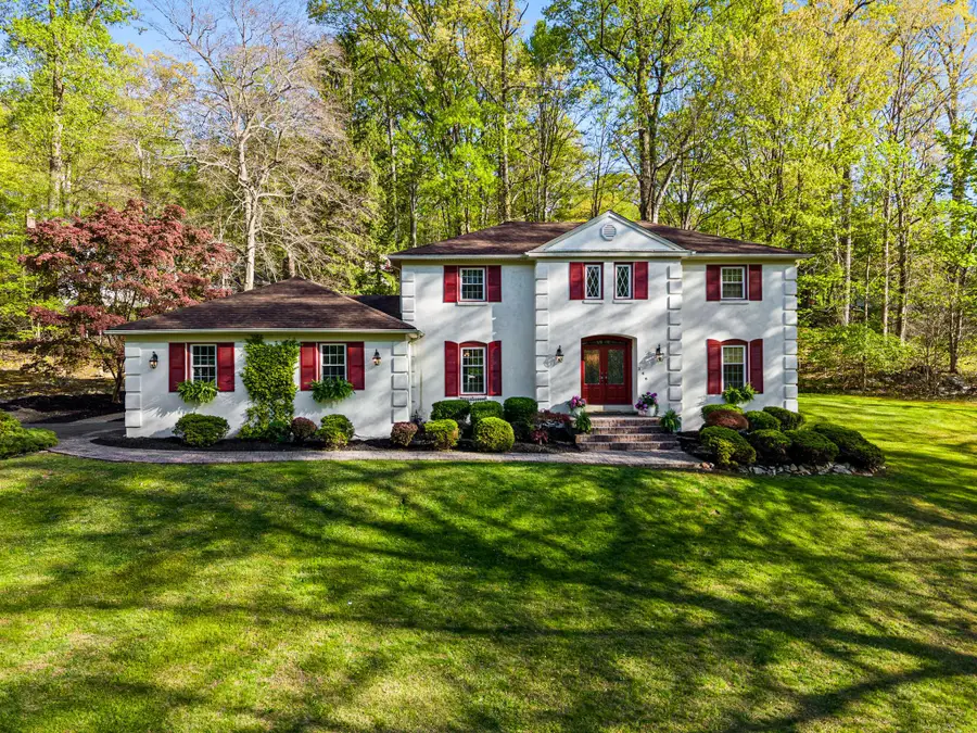 346 N Woodmont Dr, Downingtown, PA 19335 - #2