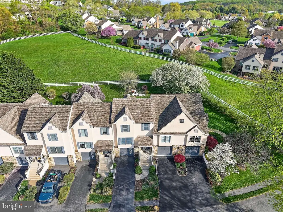 126 Steeplechase Dr, Elverson, PA 19520 - #1