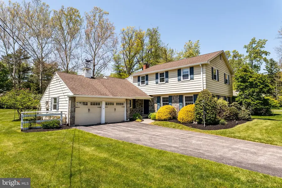 590 Watford Ln, Berwyn, PA 19312 - #2