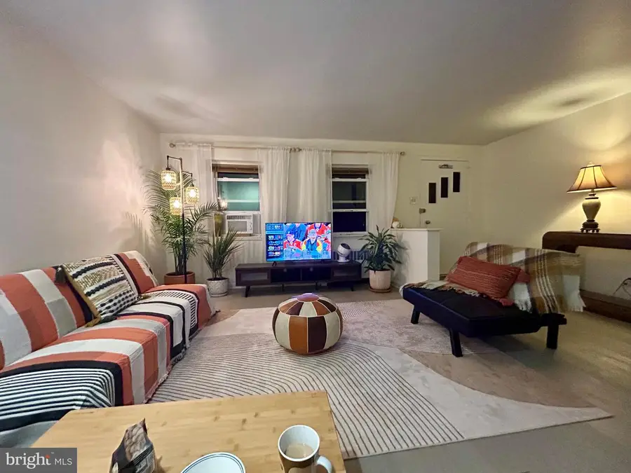 898 Woodlawn Ave, Phoenixville, PA 19460 - #3