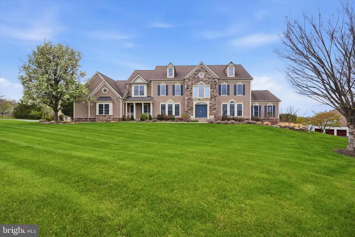 8 Deerfield Dr, Malvern, PA 19355 - #1