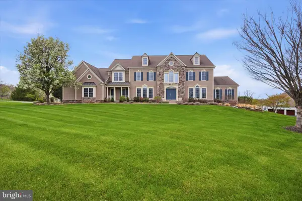 8 Deerfield Dr, MALVERN, PA 19355