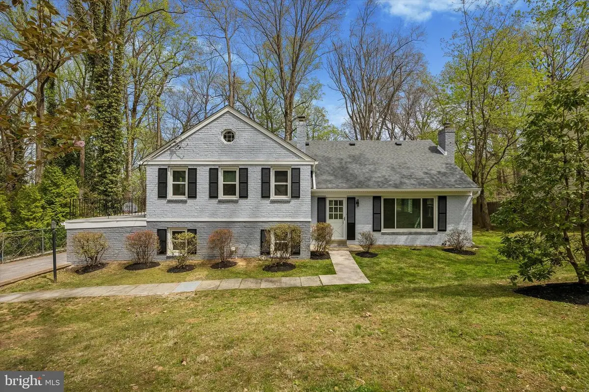 699 W Valley Rd, Wayne, PA 19087 - #1