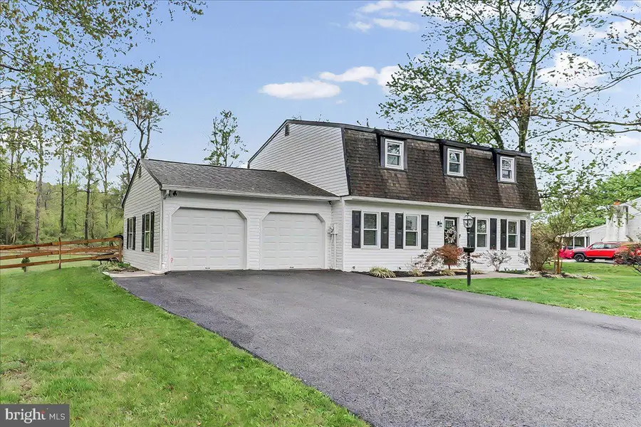 772 Hunters Run Rd, Pottstown, PA 19465 - #2