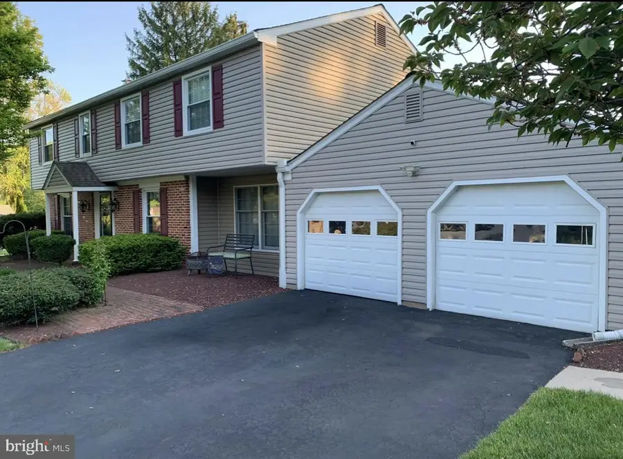 12 Pinewood Dr, Downingtown, PA 19335 - #2