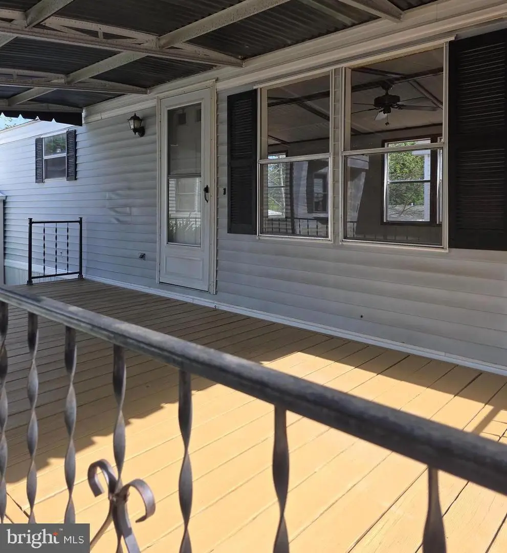 832 Latshaw Rd, Spring City, PA 19475 - #1