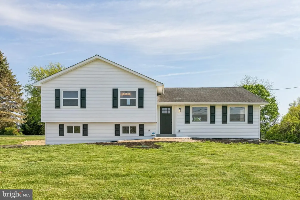 2720 W Chester Rd, Downingtown, PA 19335 - #1