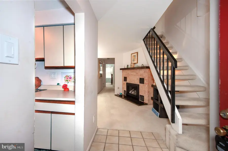 631 Washington Pl, Chesterbrook, PA 19087 - #3