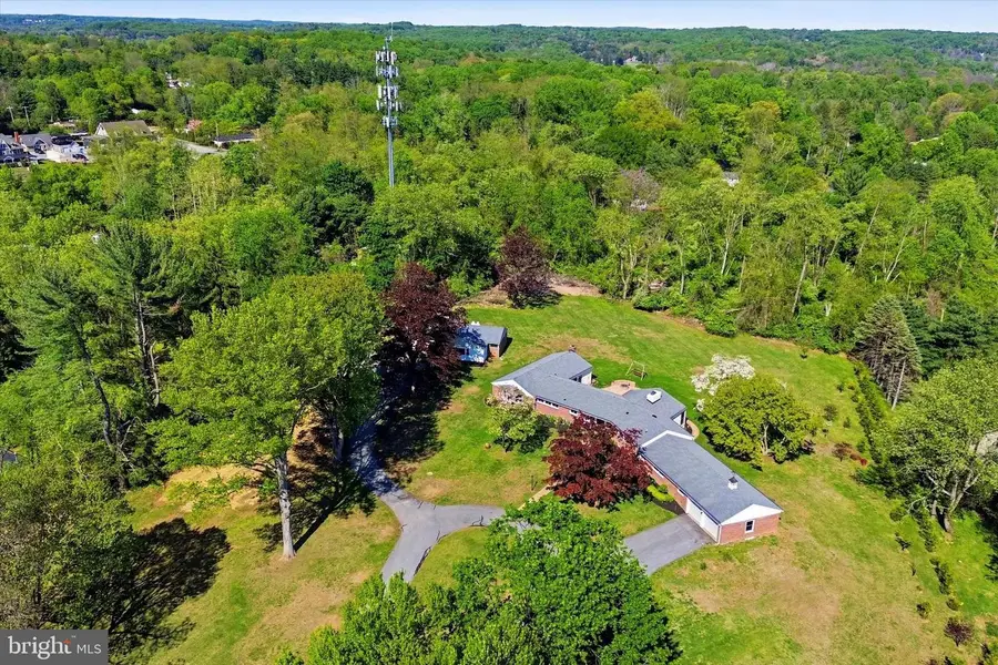 110 Ponds Edge Dr, Chadds Ford, PA 19317 - #3