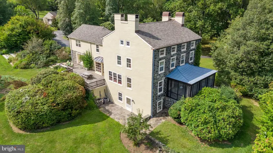 818 B Burrows Run Rd, Chadds Ford, PA 19317 - #2