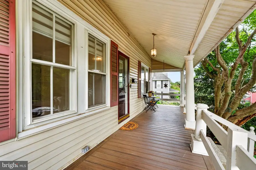 144 Jackson Ave, West Grove, PA 19390 - #2