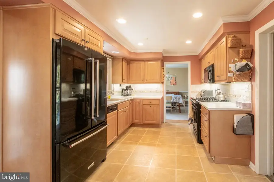 1042 Warren Rd, West Chester, PA 19382 - #3