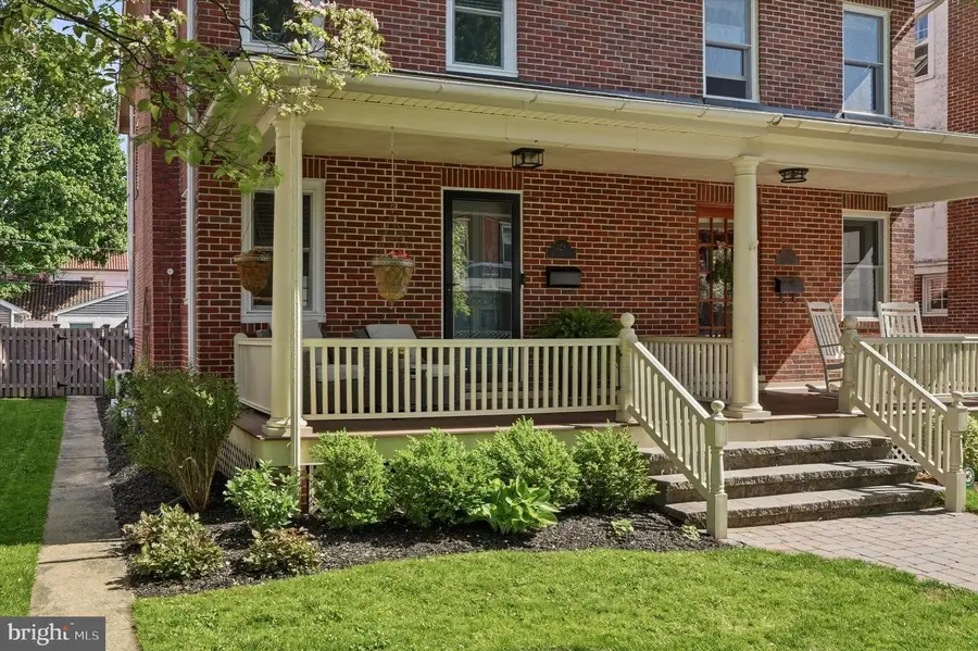 328 Dean St, West Chester, PA 19382 - #2