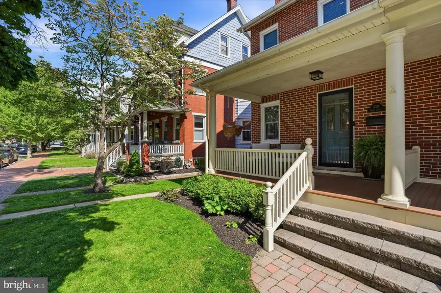 328 Dean St, West Chester, PA 19382 - #3