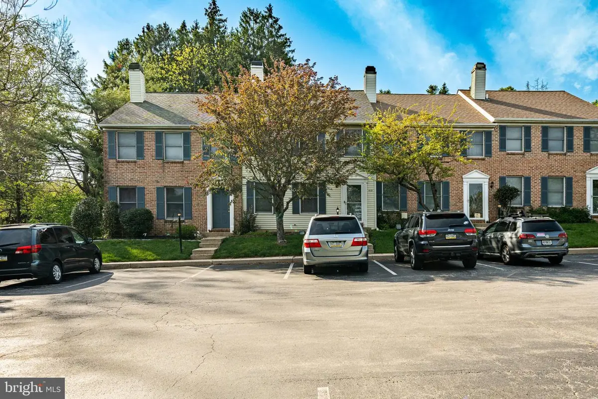 419 Holly Tree Ct, Chester Springs, PA 19425 - #1