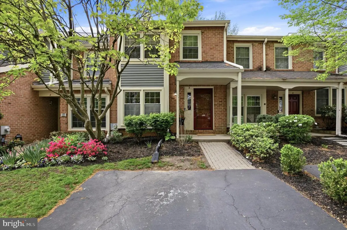 3 Windsor Cir, Chesterbrook, PA 19087 - #1
