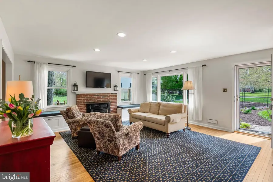 236 Anthony Wayne Dr, Wayne, PA 19087 - #2