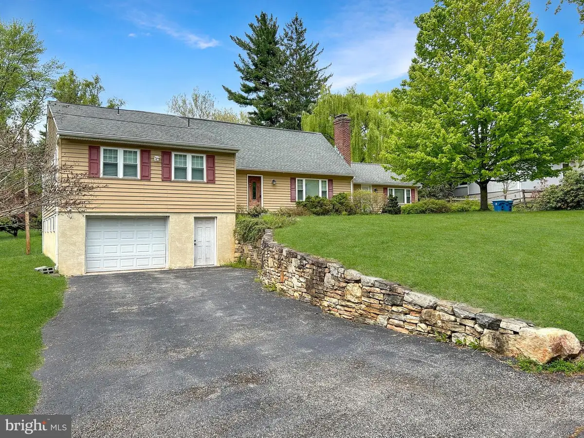 205 Oak Ln, West Chester, PA 19382 - #1