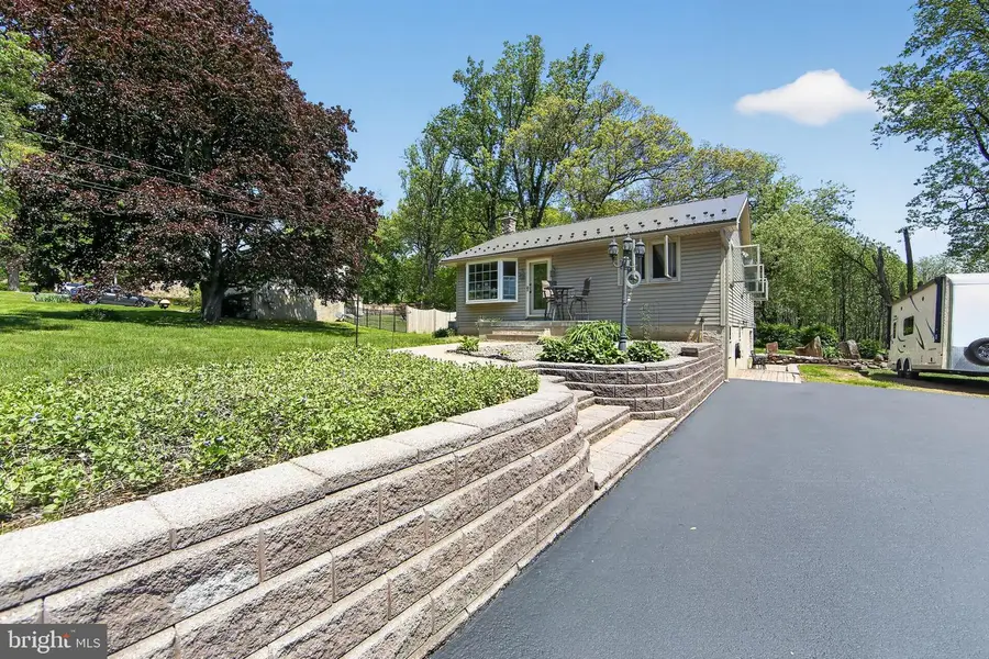 215 N Limestone Rd, Parkesburg, PA 19365 - #2