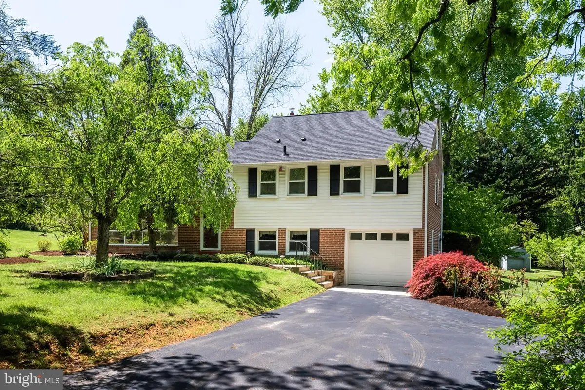 824 Old Eagle School Rd, Wayne, PA 19087 - #1