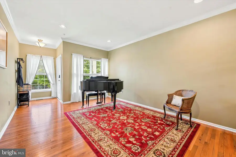 4 Lincoln Dr, Downingtown, PA 19335 - #2