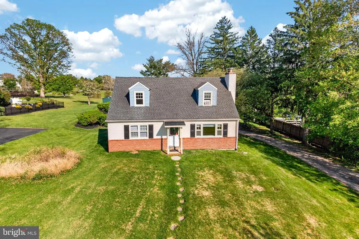 507 Saint Johns Cir, Phoenixville, PA 19460 - #1