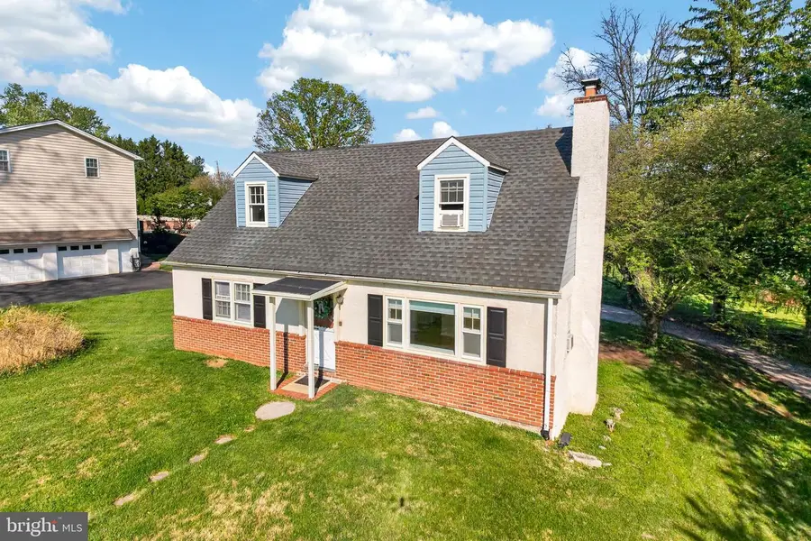 507 Saint Johns Cir, Phoenixville, PA 19460 - #2