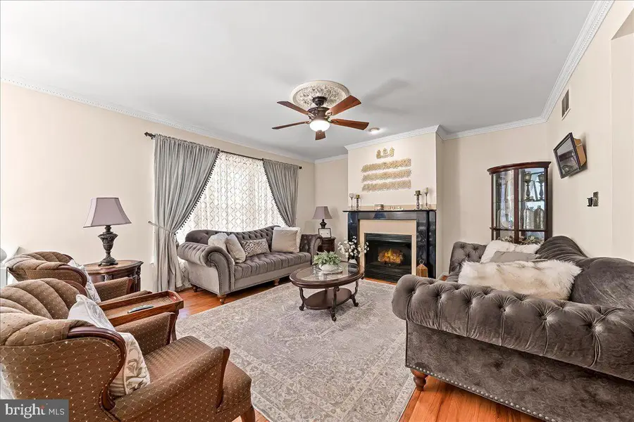 100 Stratford Ct, Malvern, PA 19355 - #3